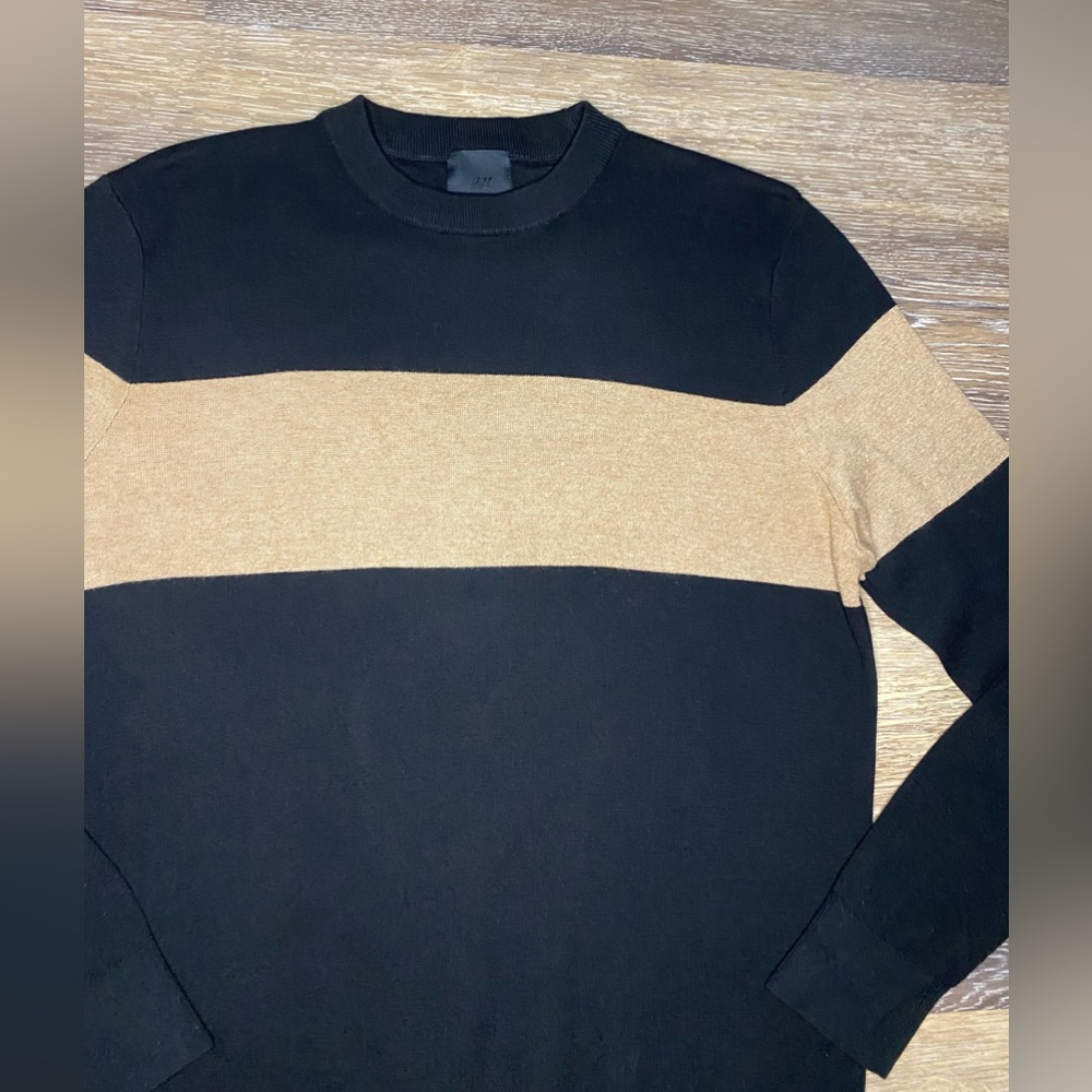 NWOT H&M CREWNECK LIGHTWEIGHT SWEATER SIZE MEDIUM IN BLACK AND TAN - Picture 3 of 4